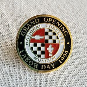 RARE NATIONAL CORVETTE MUSEUM‎ GRAND OPENING DAY PIN Inaugural Year 1994 Logo